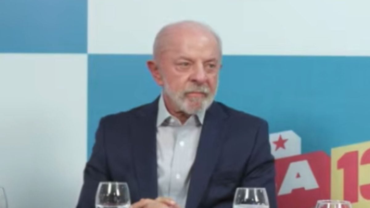 Lula fala em candidato “capataz” e critica milícia sem citar nomes