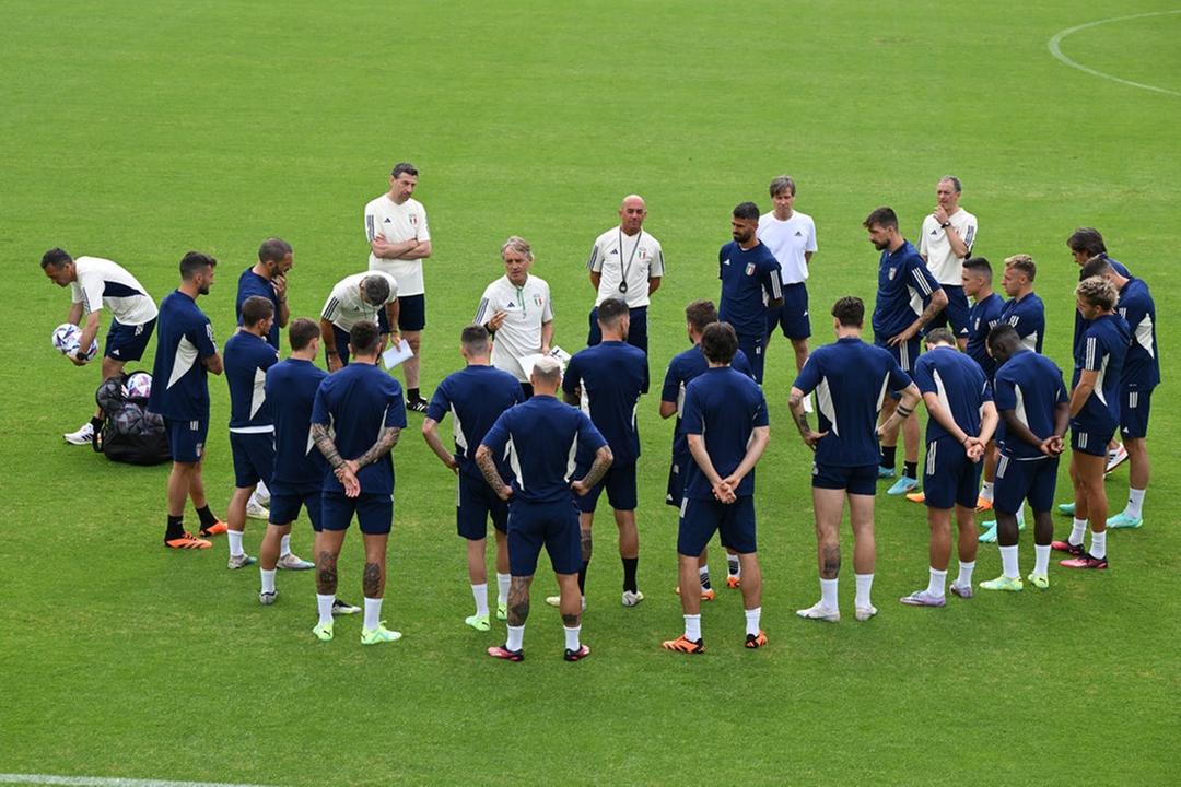 Roberto Mancini anuncia primeira convocação no retorno à seleção italiana