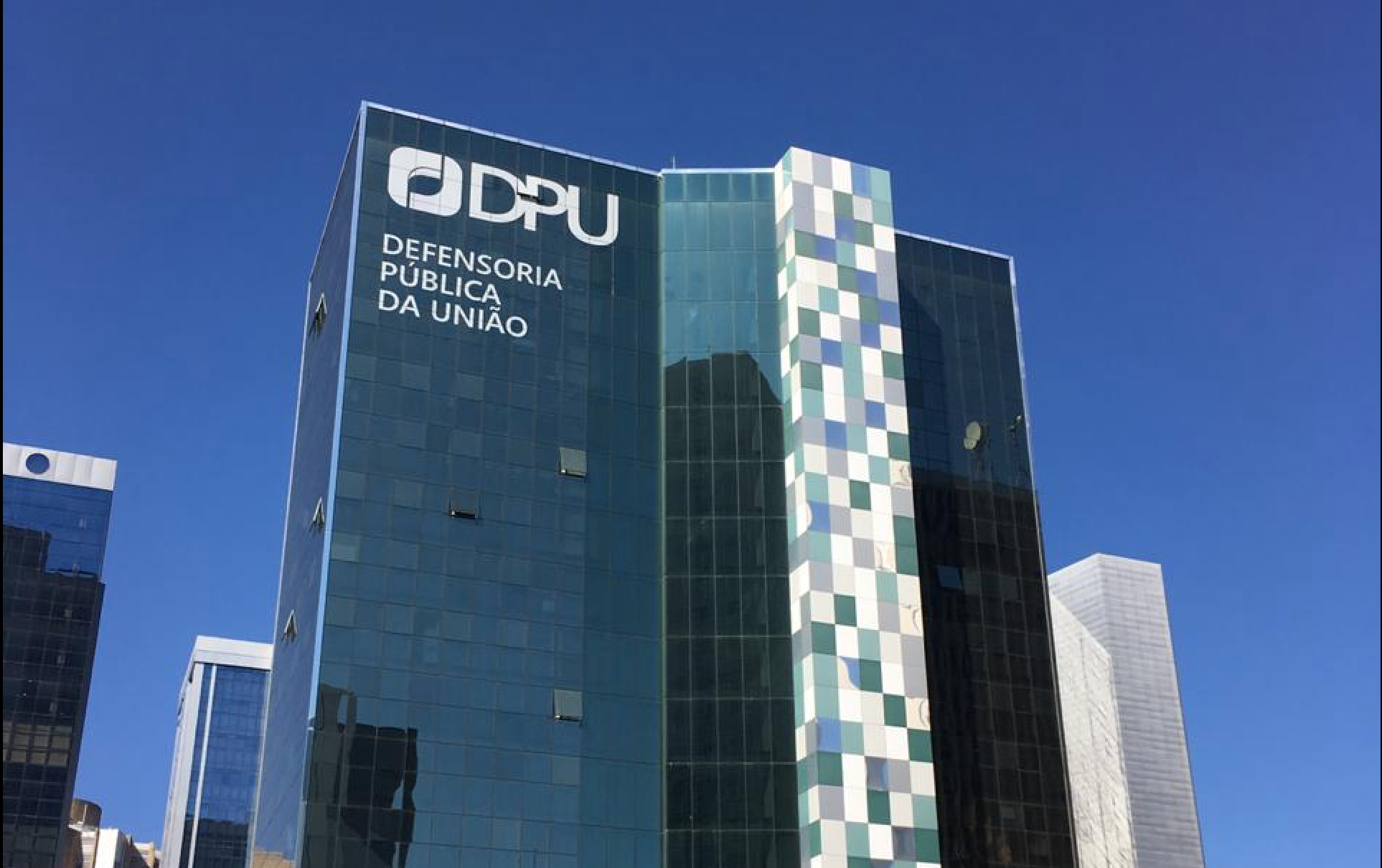 Lula sanciona lei que cria fundo para a Dpu com vetos sobre receitas e vigência