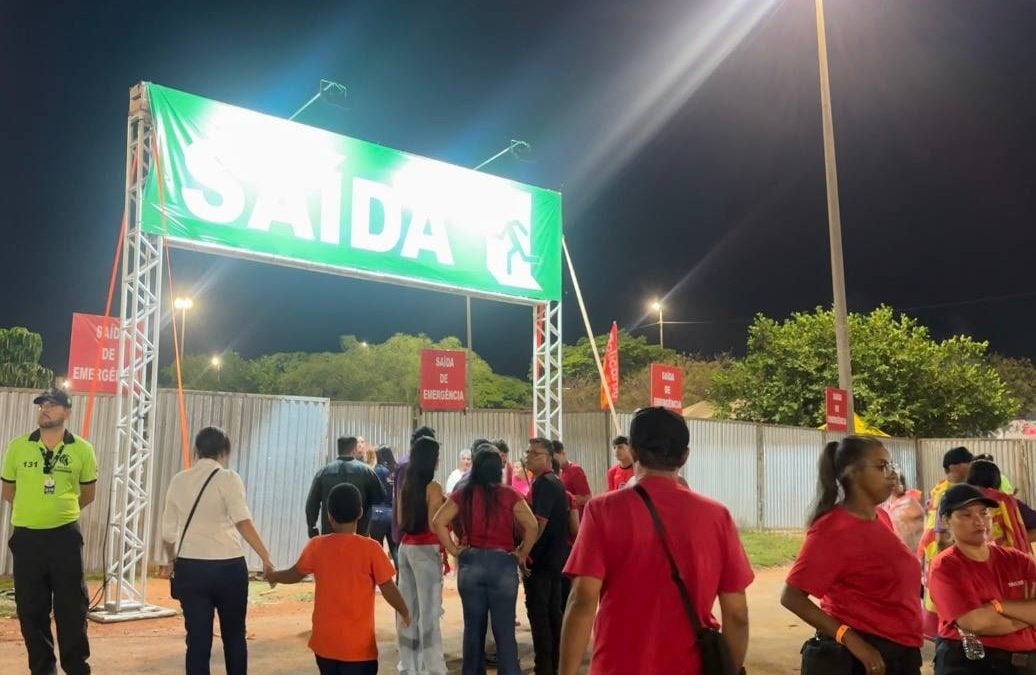 Apoiadores deixam ato de Lula em Ceilândia antes do discurso por chuva