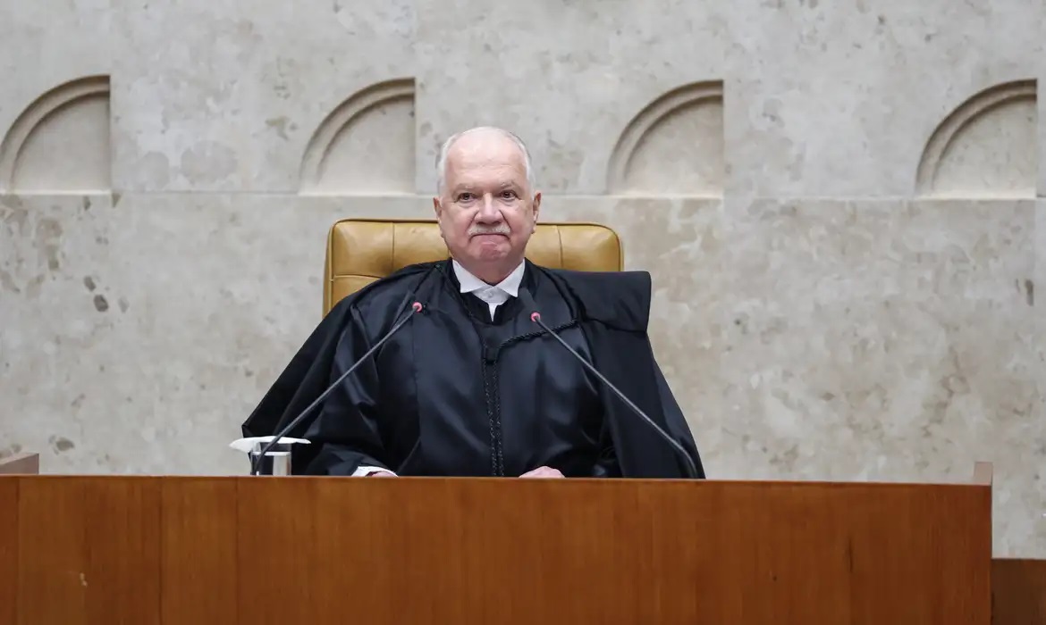 Fachin define que STF analise apenas pedido sobre mensagens de Moraes na terça (15)