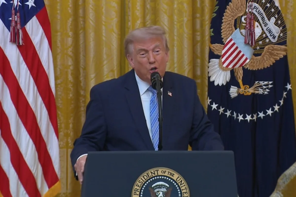 Aprovação de Donald Trump atinge menor nível já registrado em pesquisa