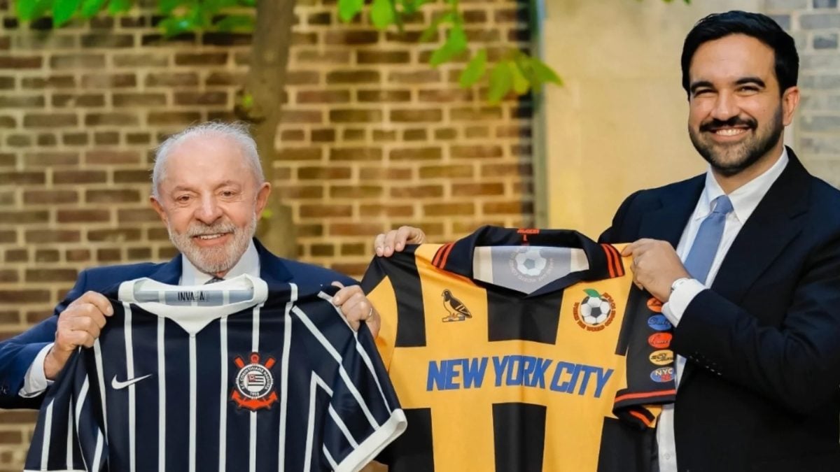 Lula dá camisa do Corinthians a Zohran Mamdani em Nova York