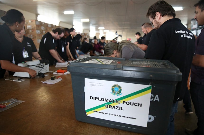 Voto no exterior cresce 31% e exige atenção para votar em 2026