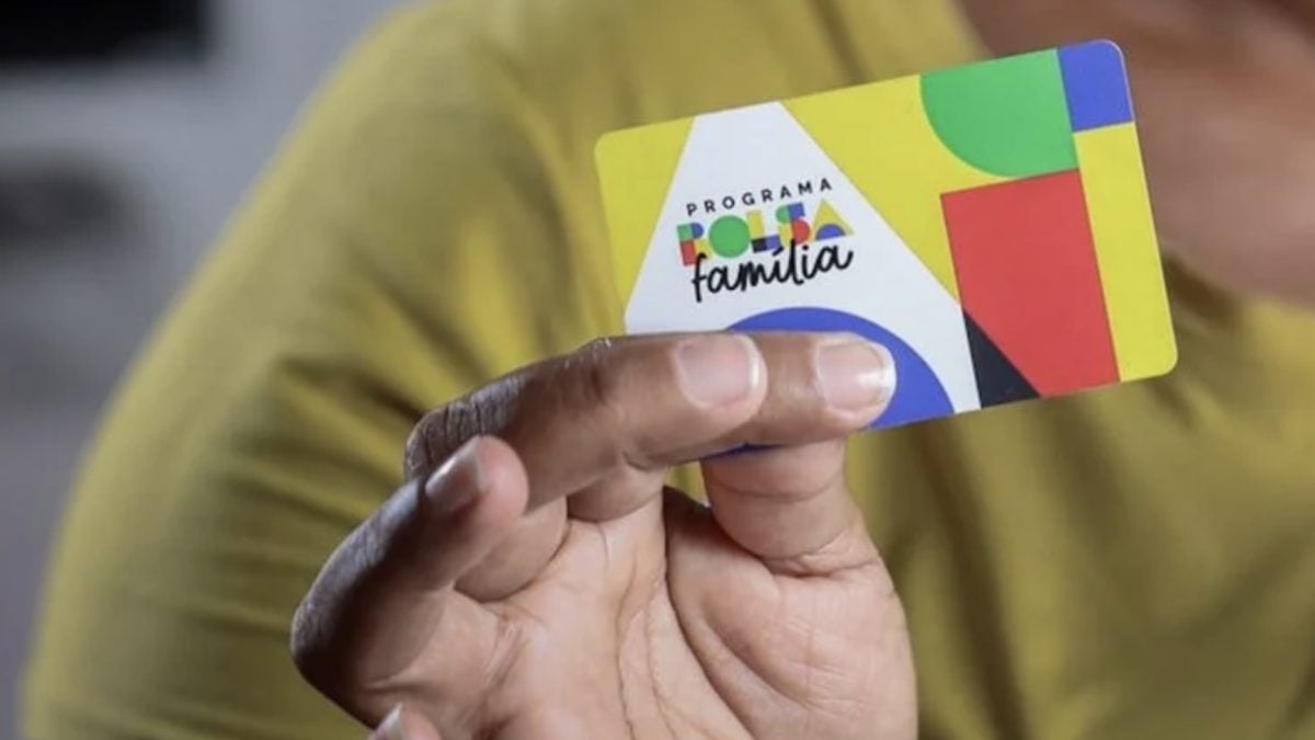 Reajuste do Bolsa Família reacende debate sobre inelegibilidade de Bolsonaro
