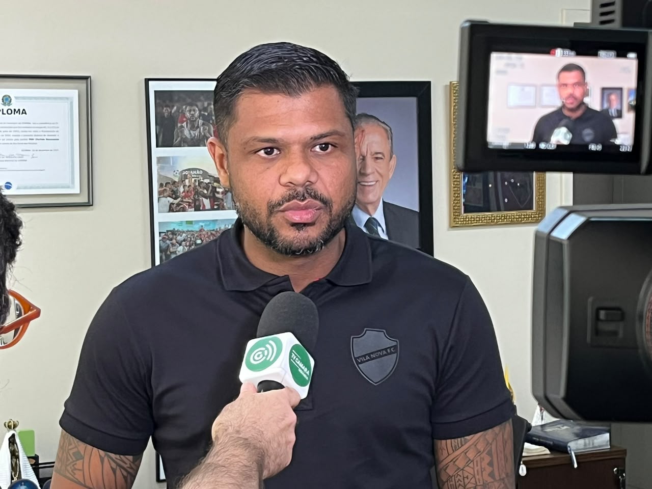 Romário Policarpo relaciona liderança do Vila Nova a planejamento e apoio da torcida