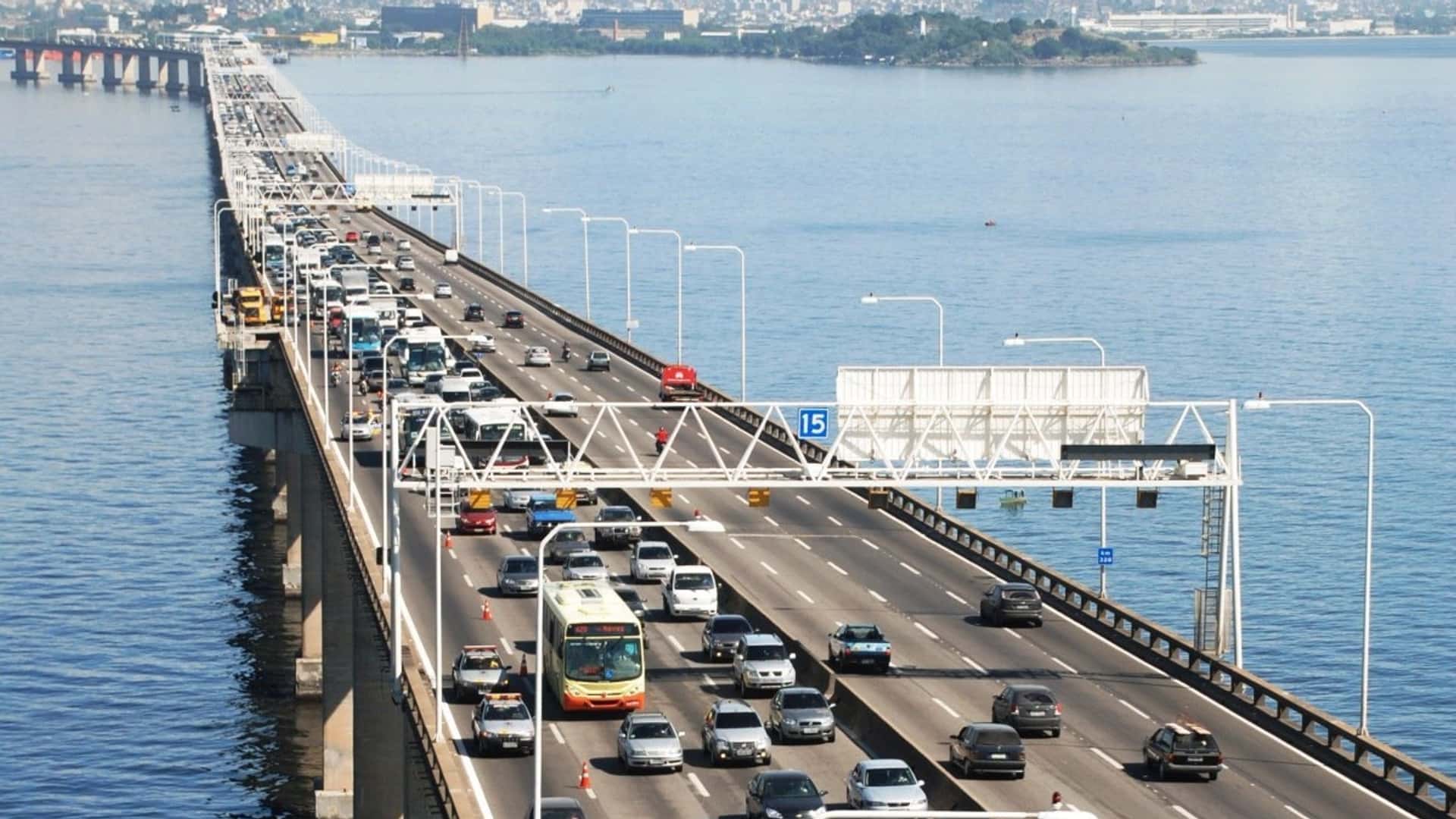 Ponte Rio-Niterói reúne condições para testar radar de velocidade média