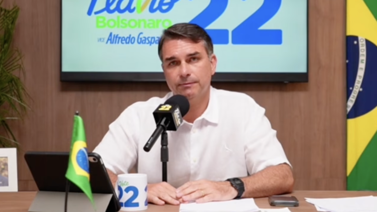 Flávio diz que não autorizou ação contra reajuste do Bolsa Família