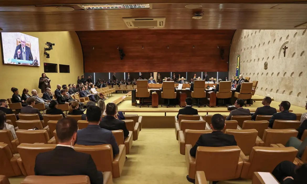 STF encerra sessão sem decidir sobre investigação de Moraes no caso Master