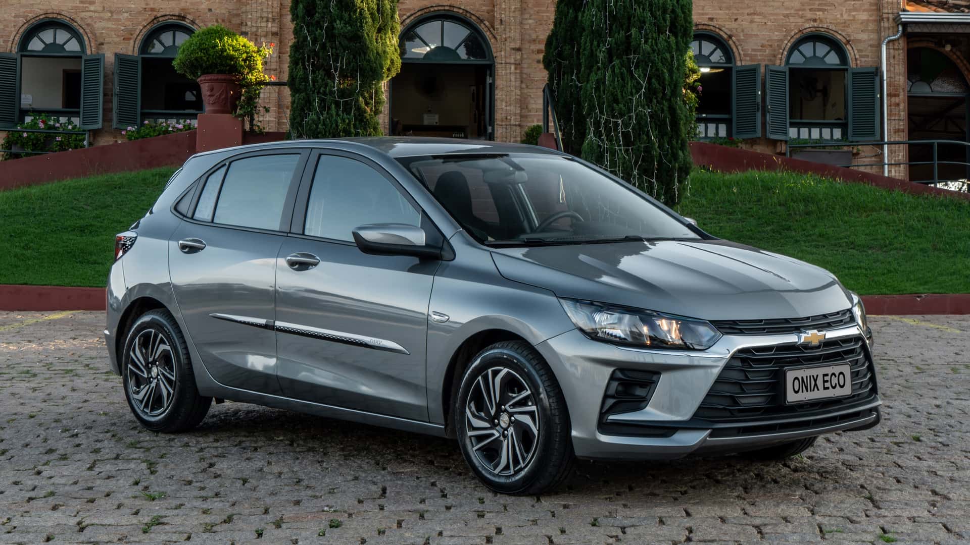Chevrolet reduz preço do Onix Eco automático para R$ 99.990