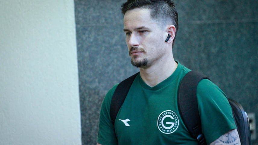 Tadeu publica carta e expõe insatisfação do elenco do Goiás