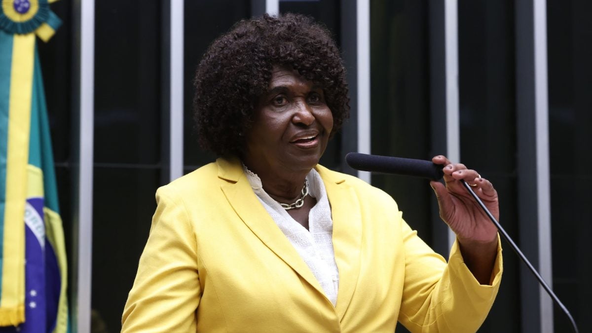 Benedita lidera corrida ao Senado no Rio, mas quatro disputam a segunda vaga