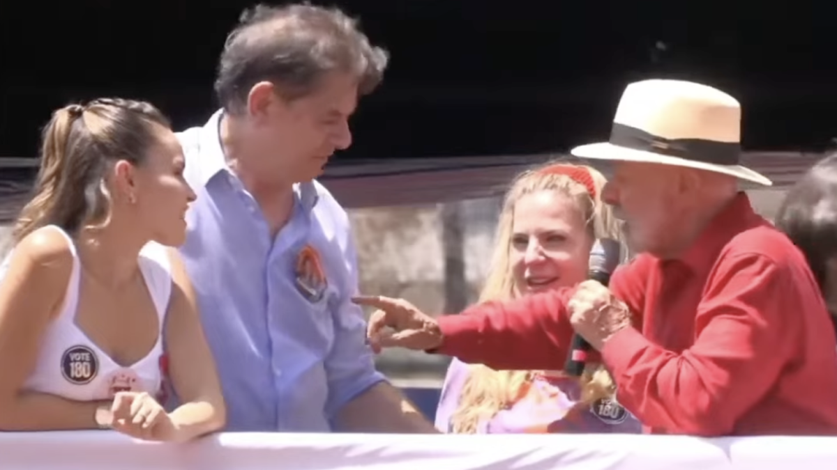 Lula esquece número de Cid Gomes em ato de campanha no Ceará