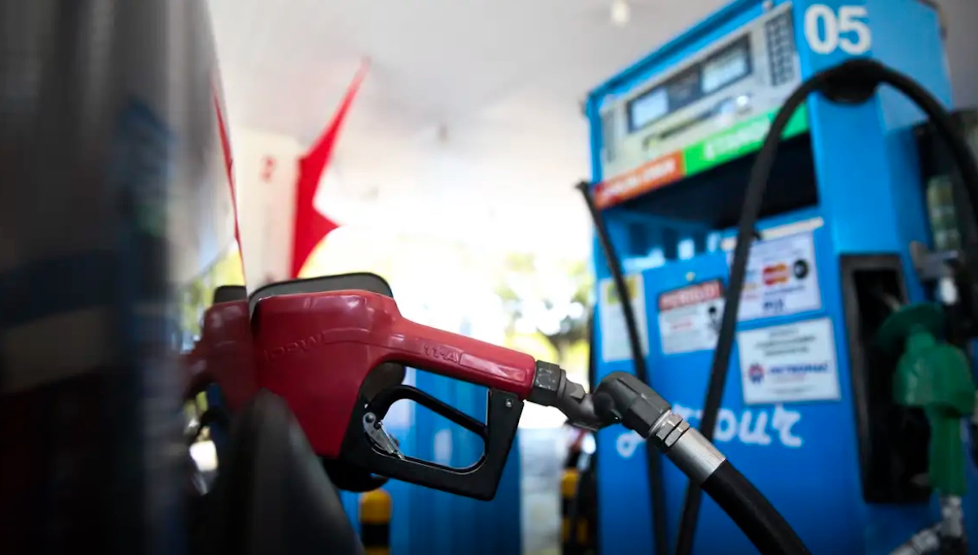 Importadores alertam para risco de falta de diesel com preço defasado