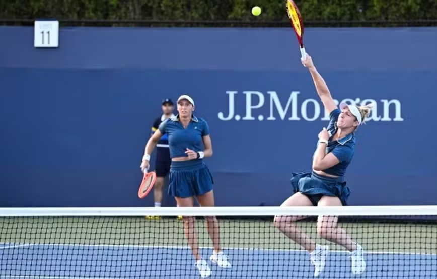 Dupla de Luisa Stefani vence mais uma e vai às oitavas do Us Open