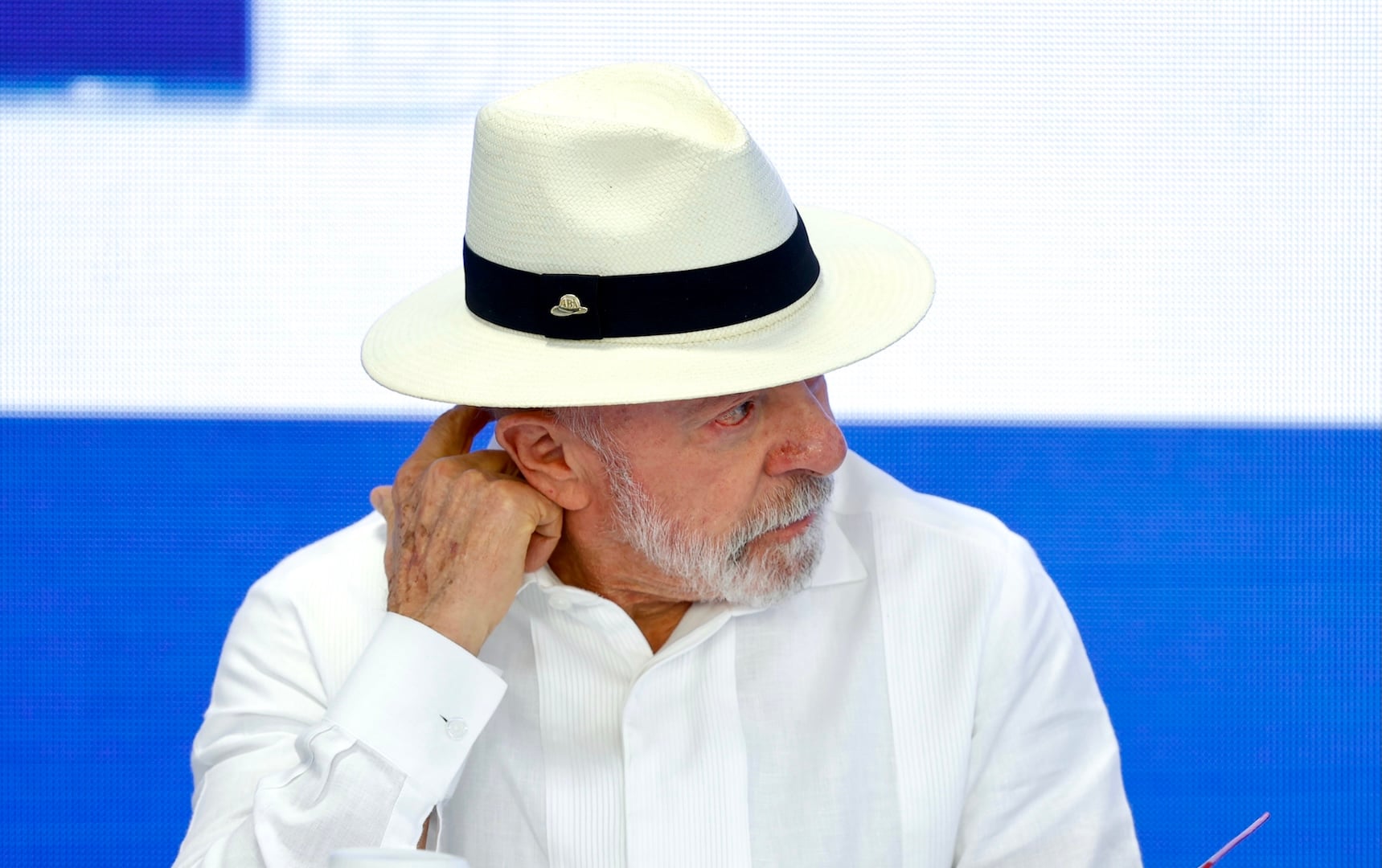 Lula é aprovado por 44% e desaprovado por 54%, aponta pesquisa