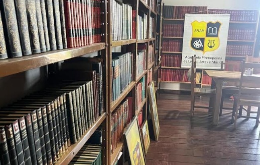 Academia Pirenopolina de Letras celebra doação de livros com programação cultural