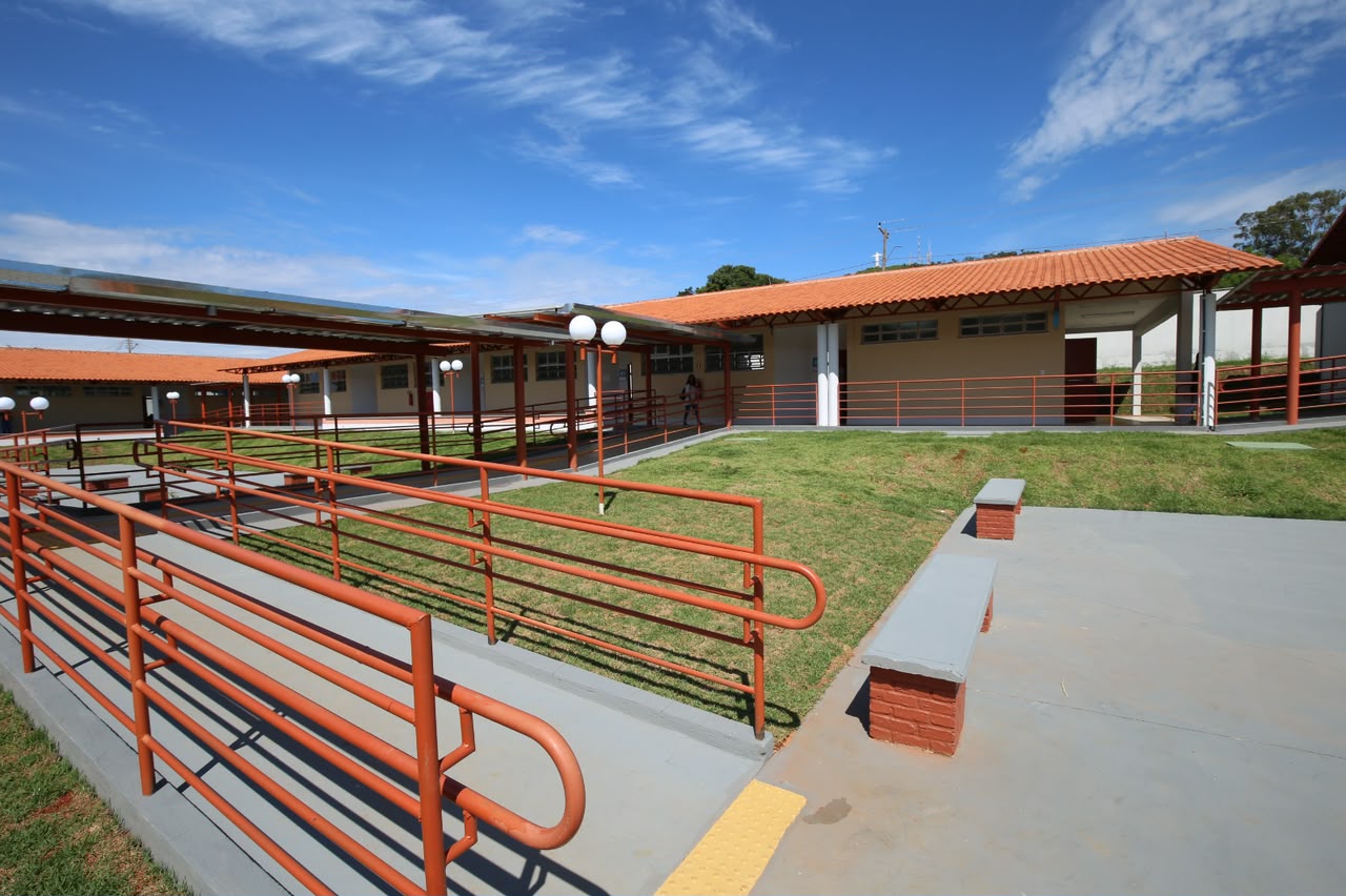 Acessibilidade chega a mais de 90% das escolas públicas de Goiás, aponta IBGE