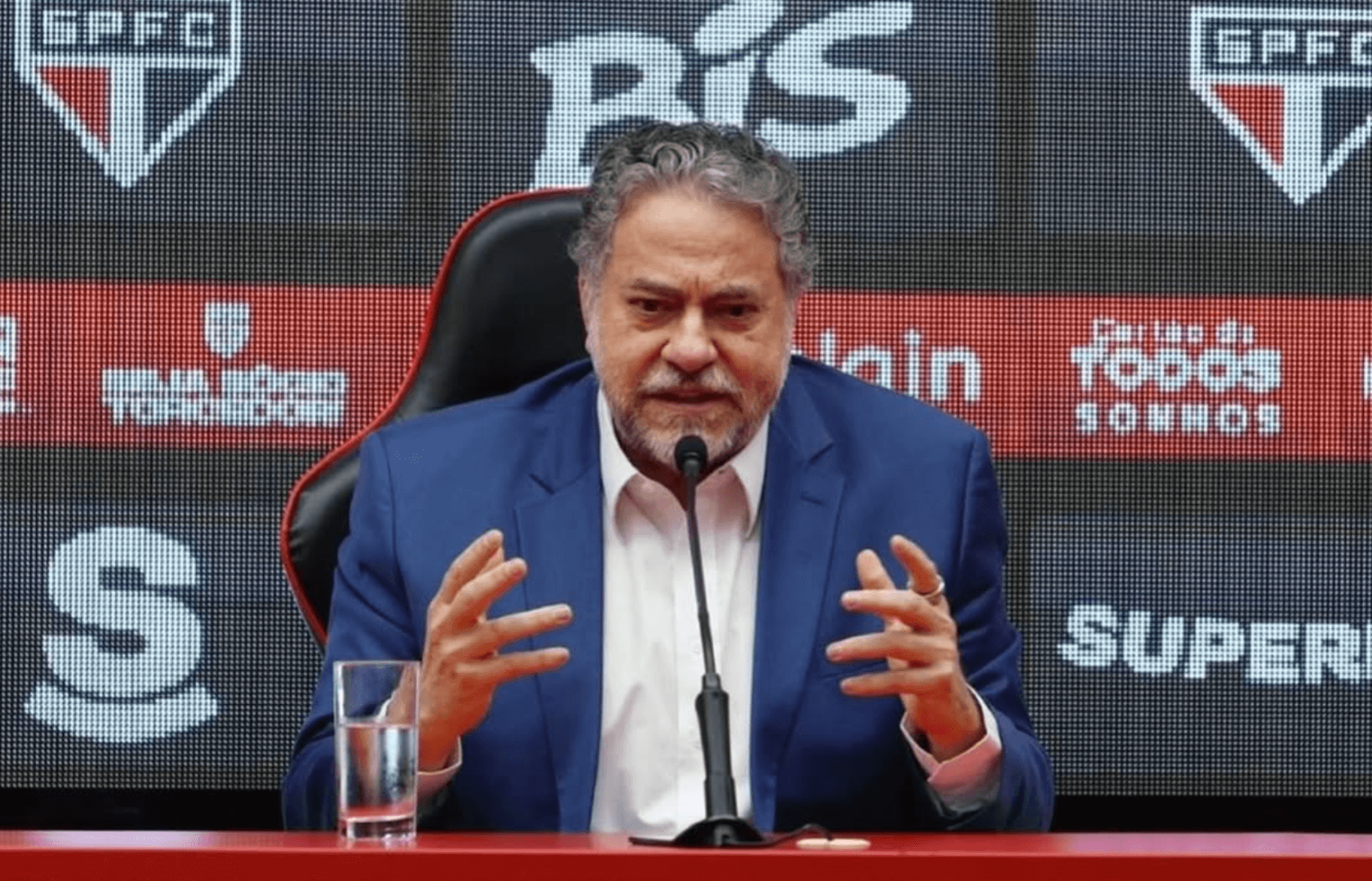 Ex-presidente do São Paulo contesta expulsão e entra com processo contra o clube