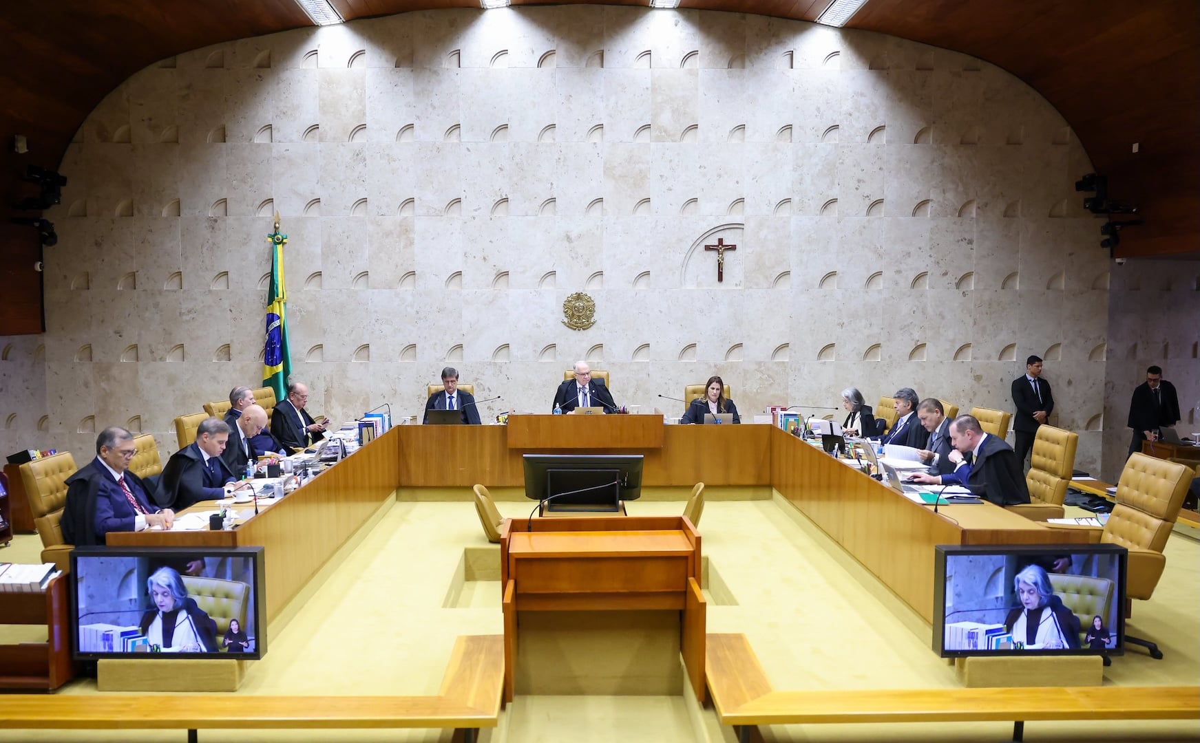 STF retoma julgamento sobre regras de licenças parentais