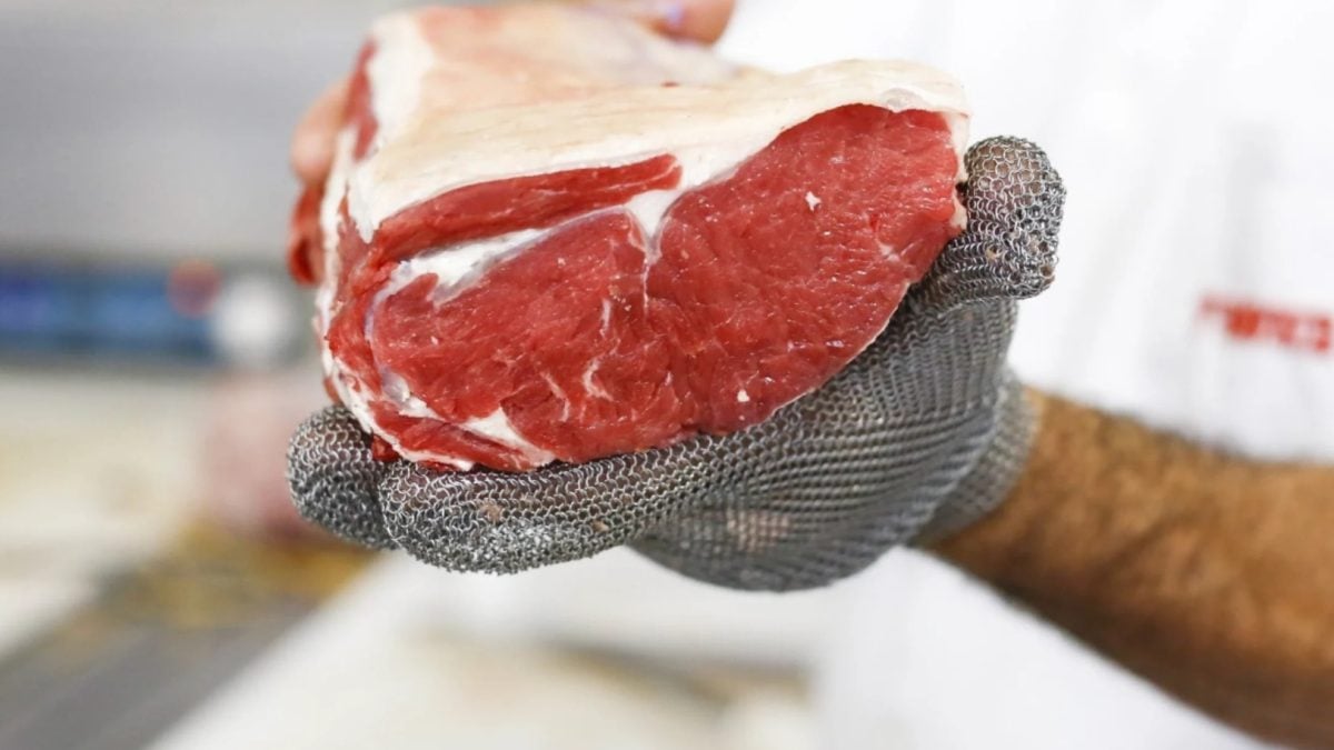 Novas habilitações na China impulsionam frigoríficos brasileiros, mas desafios no mercado global persistem