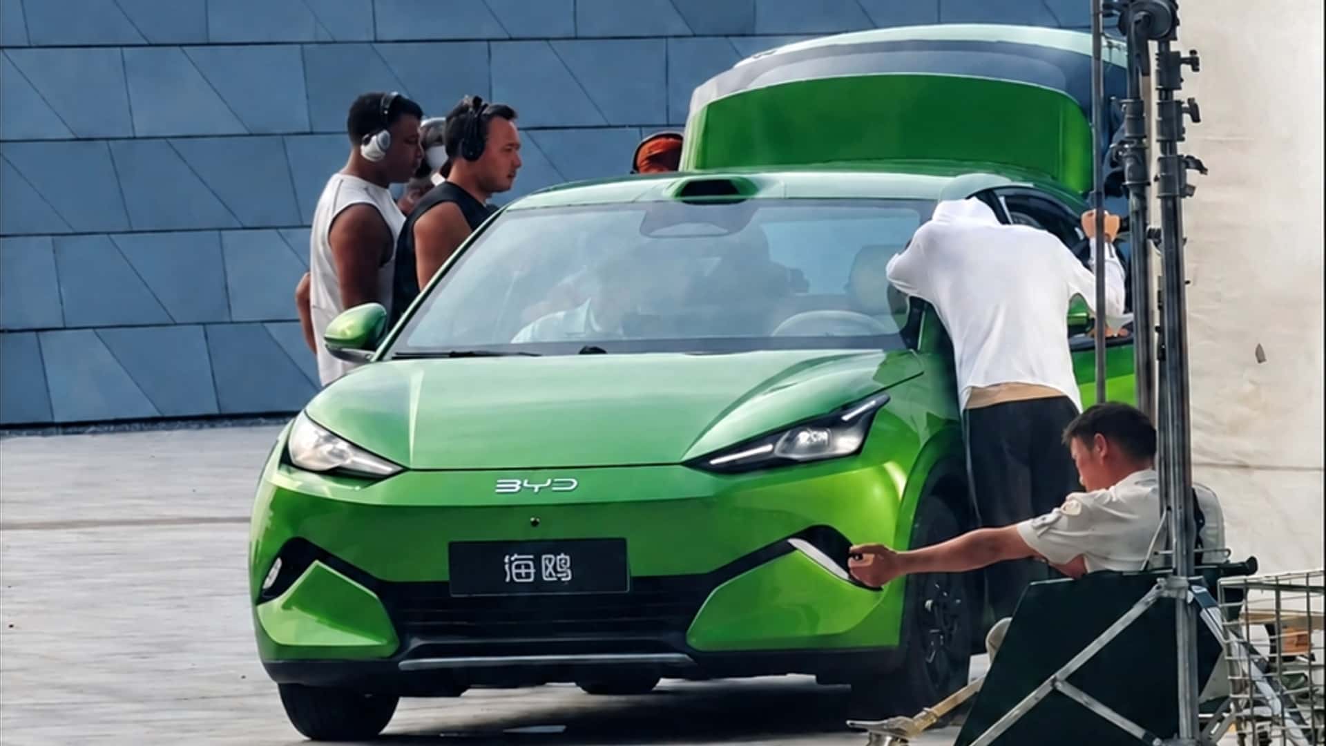 Novo Byd Dolphin Mini aparece sem disfarces e cresce para encarar o Geely Ex2