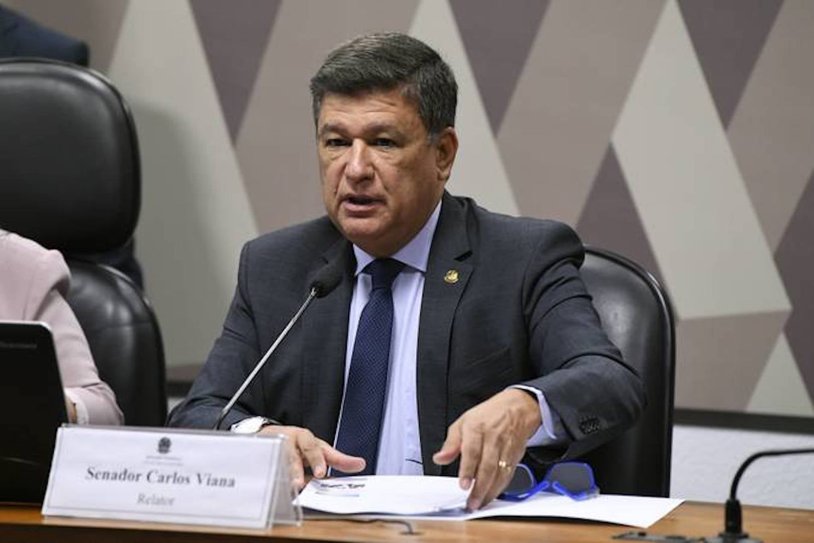 Viana envia ação contra Lula por fala sobre exames preventivos