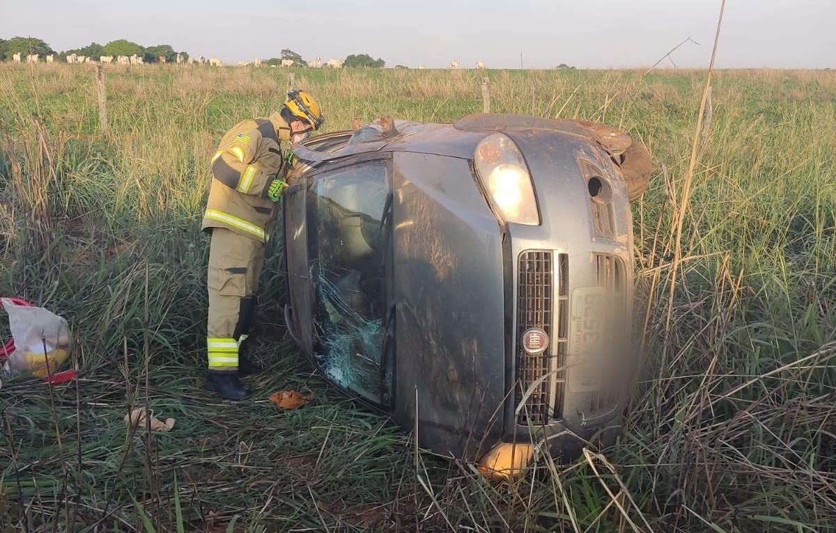 Homem morre em capotamento na GO-139, em Cristianópolis