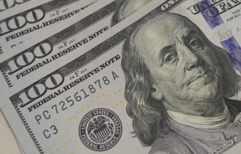 Mercado financeiro celebra resultado eleitoral com queda do dólar e bolsa em alta recorde