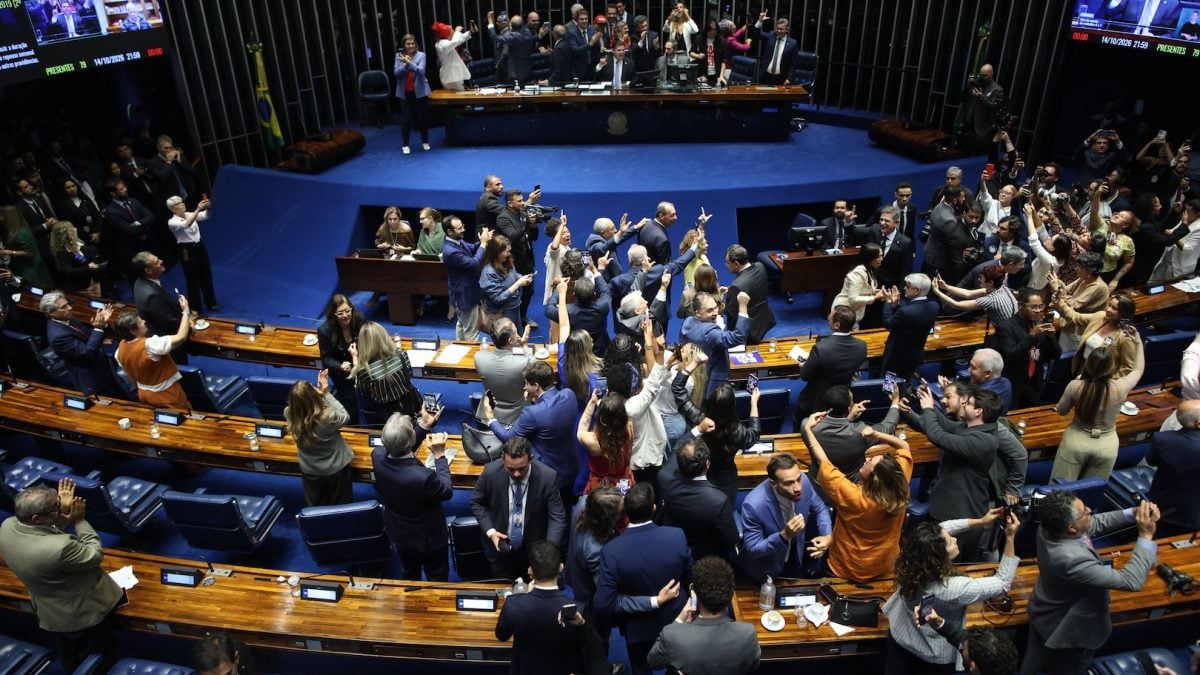 Senado aprova redução da jornada de trabalho para 40 horas semanais