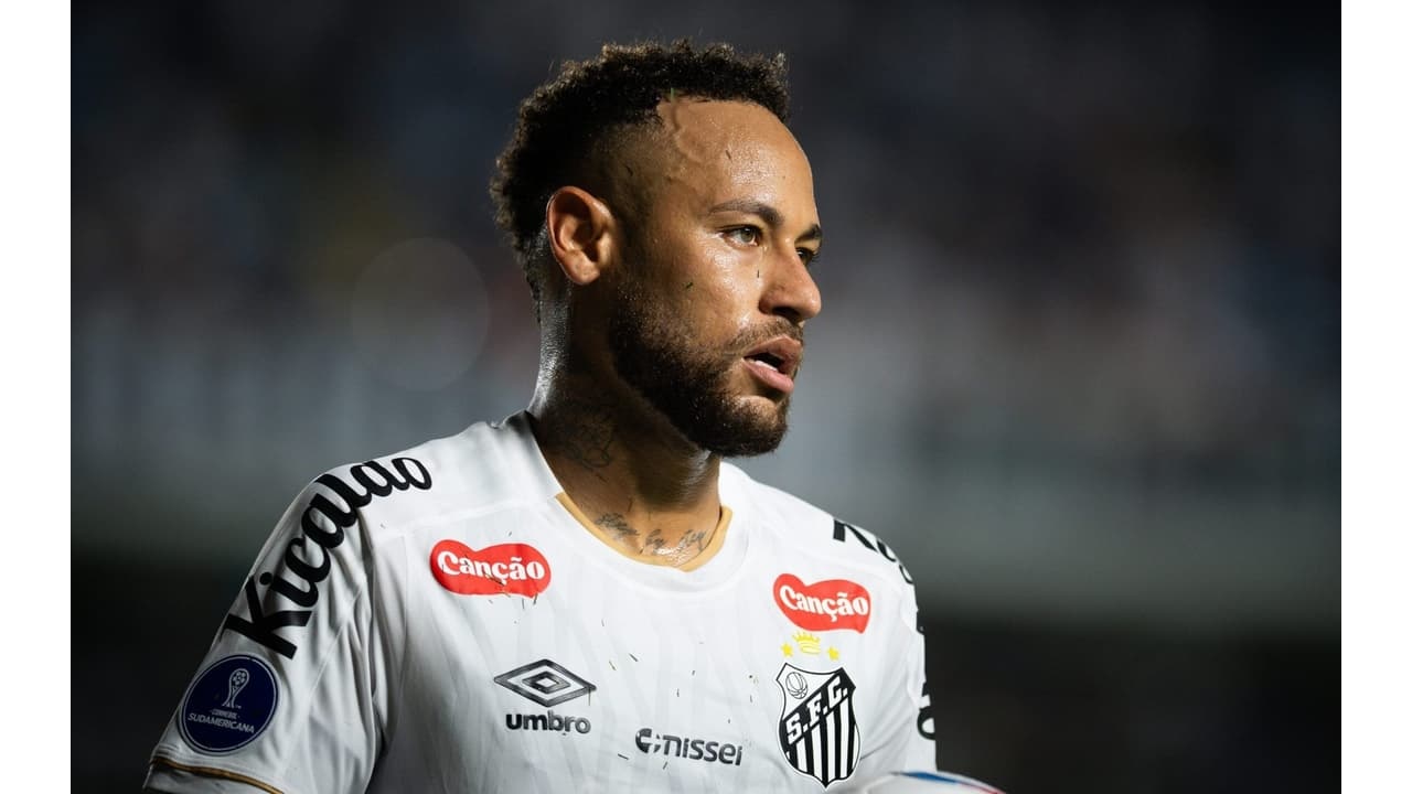 Neymar retorna e Santos busca feito histórico contra o líder Flamengo na Vila Belmiro