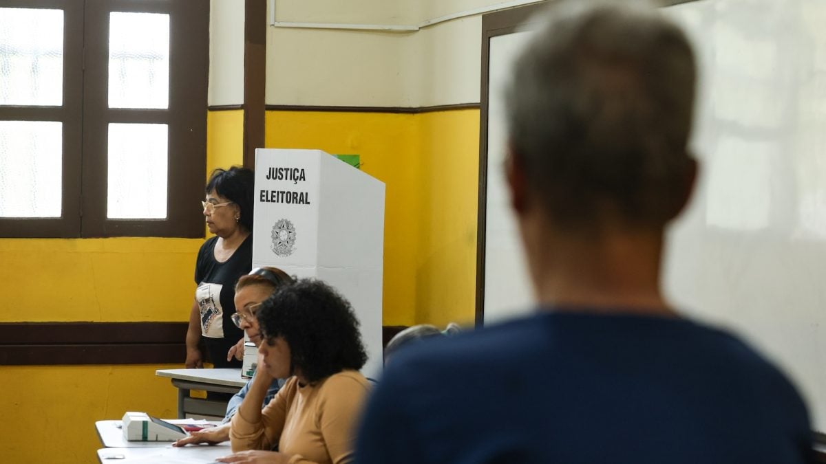 Nações estrangeiras reforçam alertas de segurança a seus cidadãos no Brasil às vésperas das eleições