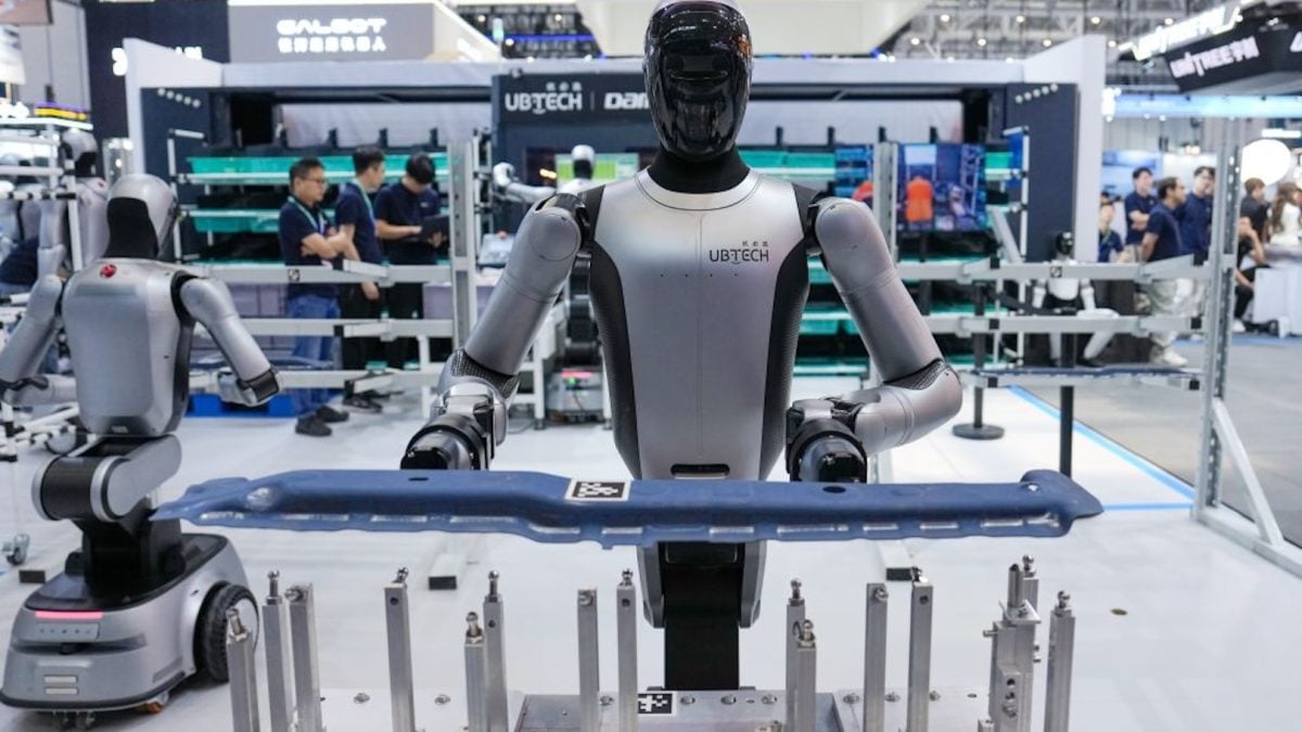 Robô chinês para indústria é apresentado no Brasil