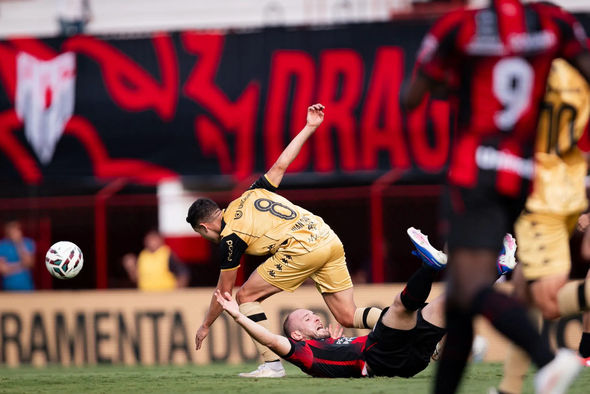 Atlético-GO tropeça em casa e empata com Sport, complicando briga pelo acesso à Série a
