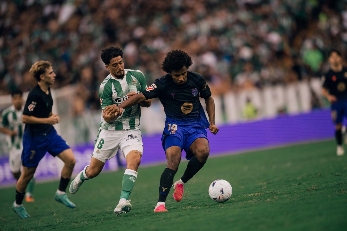 Show de gols e invencibilidade: Barcelona goleia Betis e segue 100% em La Liga