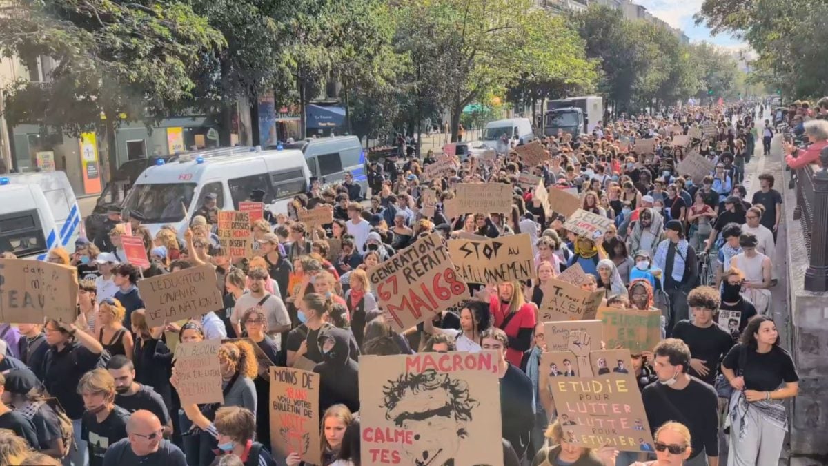 Estudantes franceses intensificam protestos por melhores condições nas escolas