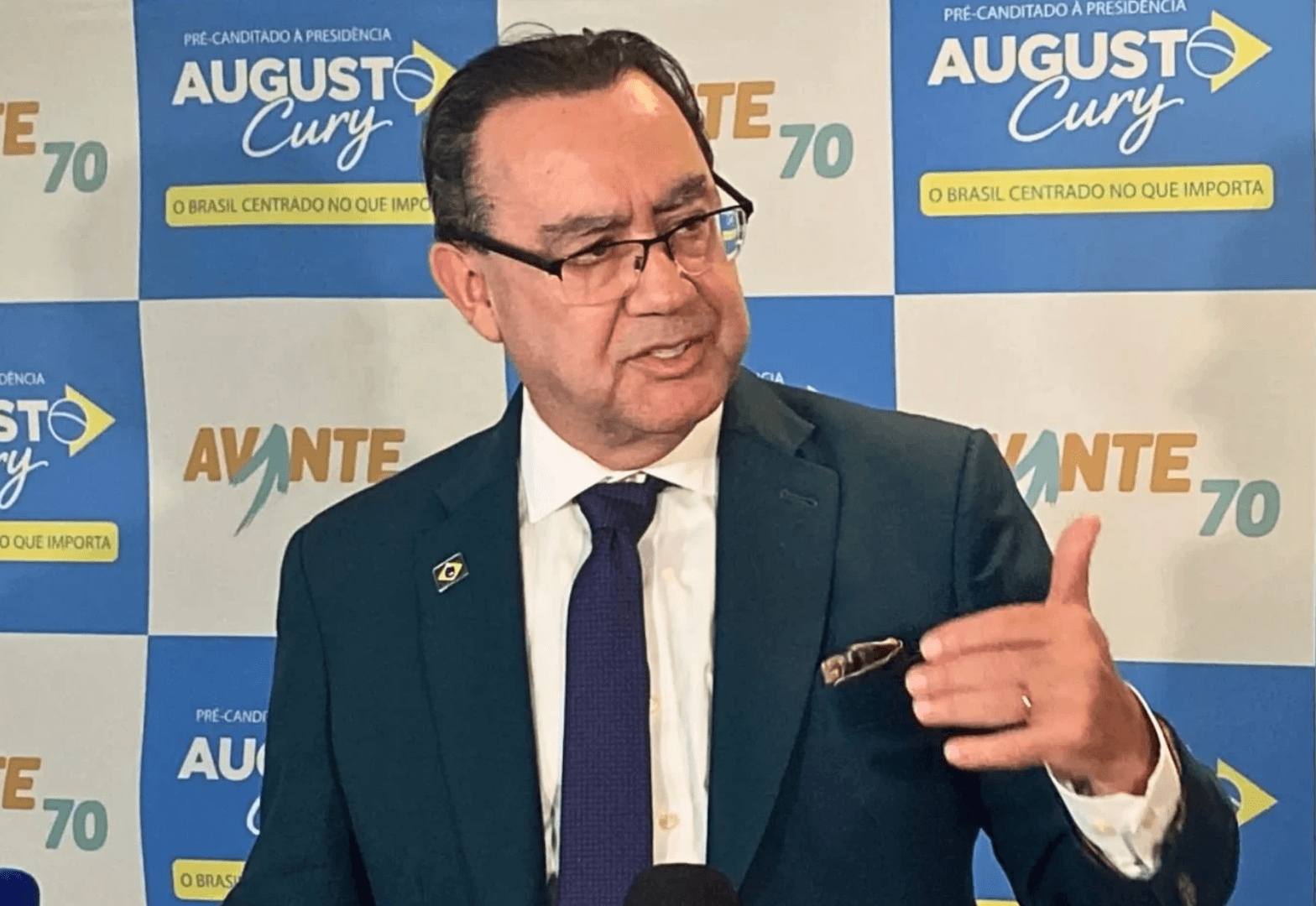 Augusto Cury declara apoio a Flávio Bolsonaro no segundo turno