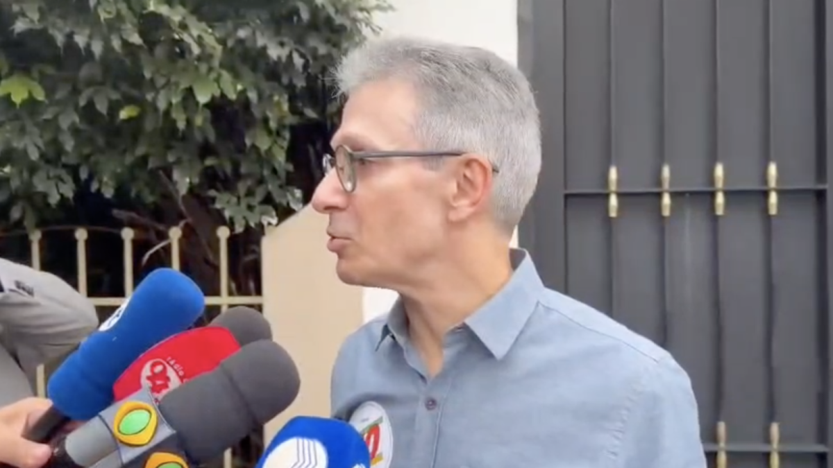 Romeu Zema critica ação do Mpe por uso de celular na votação e ironiza Colinha Virtual