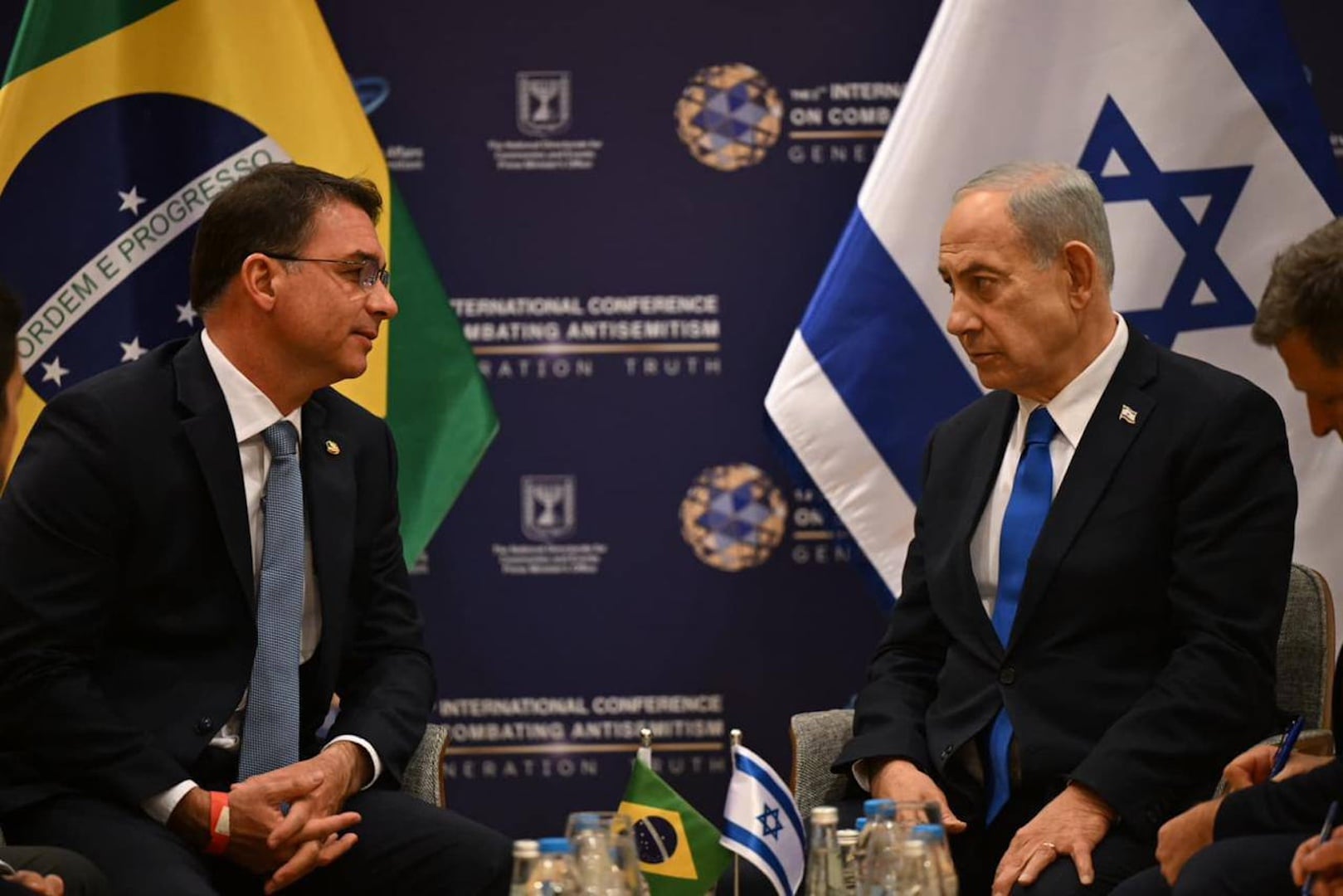 Netanyahu se refere ao Brasil como 'pequeno país' e cogita ir à posse de Flávio Bolsonaro