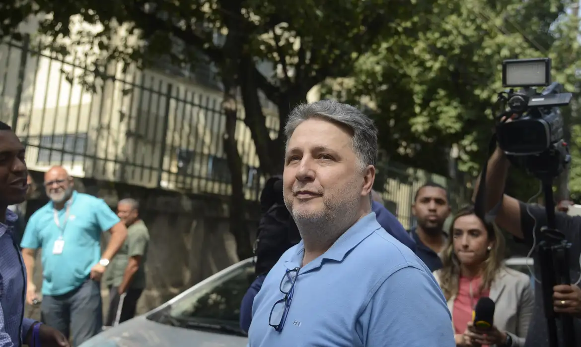 TSE anula votos de Garotinho e abre caminho para eleição de Douglas Ruas no Rio