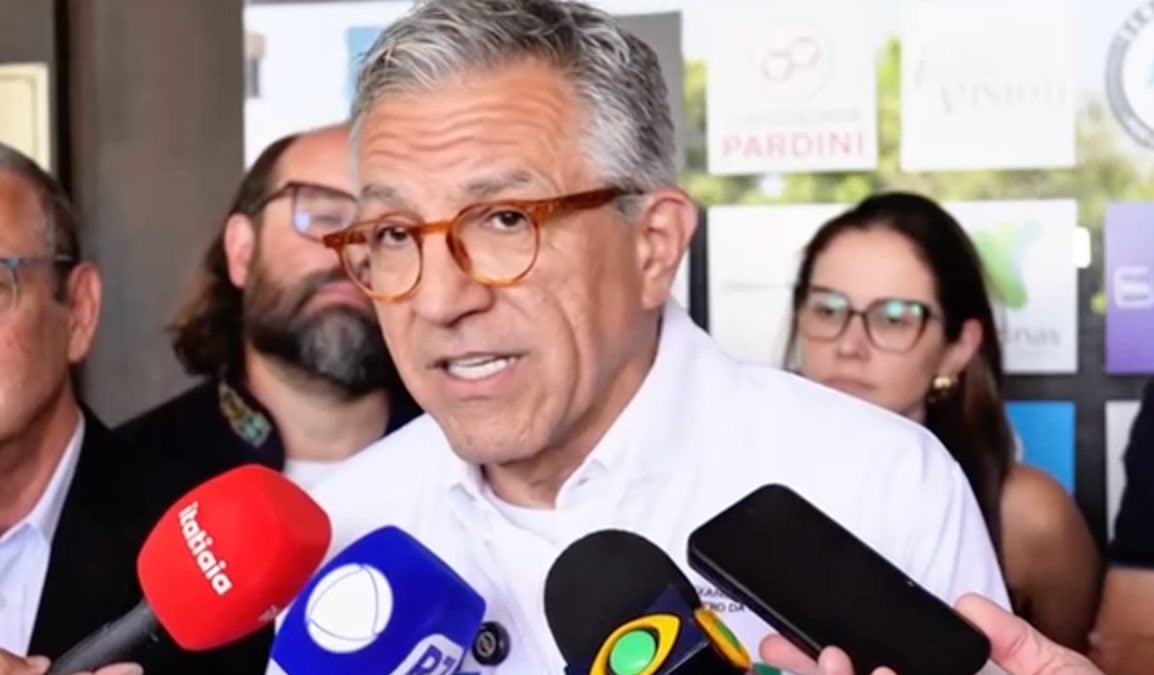 Padilha rebate alegações de envolvimento em esquema de propina e chama acusações de "farsa"