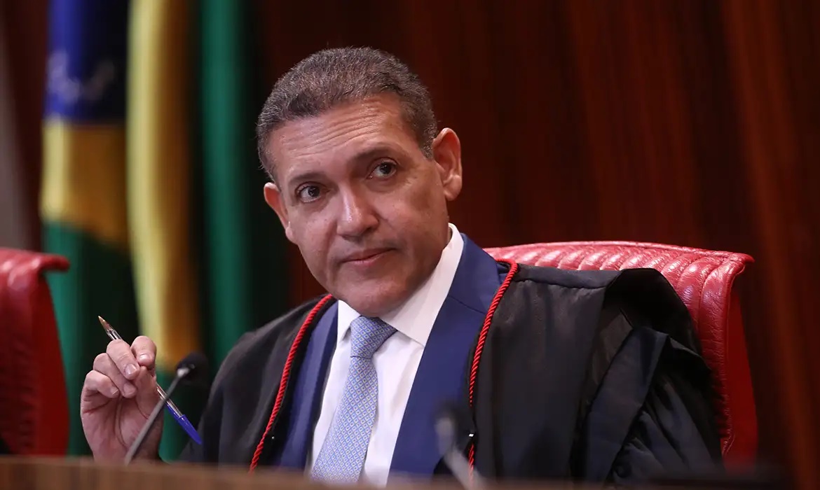 Nunes Marques impõe condições para canal “Exército do Lula” continuar no ar