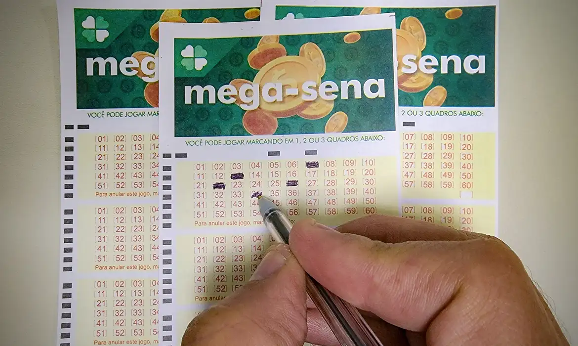 Mega-Sena acumula e sorteio de terça pode pagar R$ 92 milhões