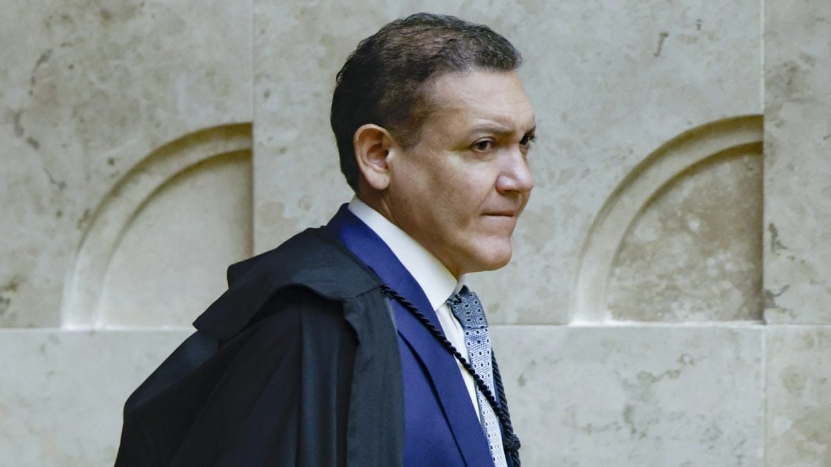 Nunes Marques planeja análise de revisão criminal de Bolsonaro pós-eleições