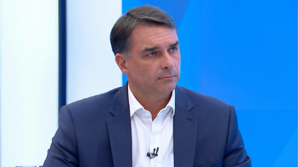 Flávio Bolsonaro propõe fundo com imóveis da União para gerar R$ 200 bilhões