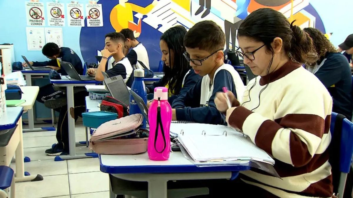 Fim da escala 6 X 1 pode gerar alta de até 23% nas mensalidades escolares, alerta Confenen