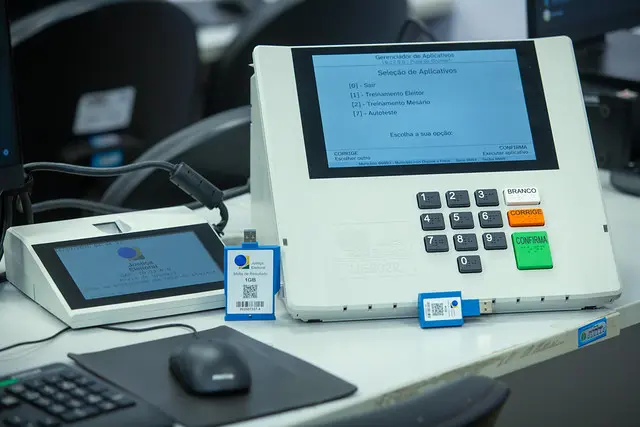Eleições em Goiás: 35 urnas substituídas e prisões registradas