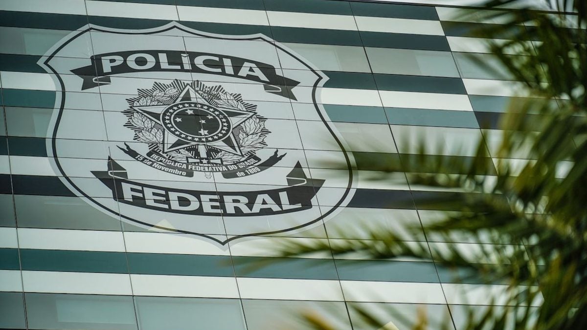 Ex-chefe de polícia recebeu R$ 1,8 milhão de empresa investigada pela PF