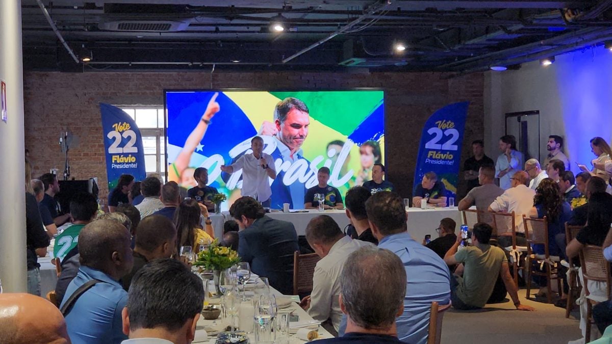 Flávio Bolsonaro propõe sistema de pontos para qualificação profissional