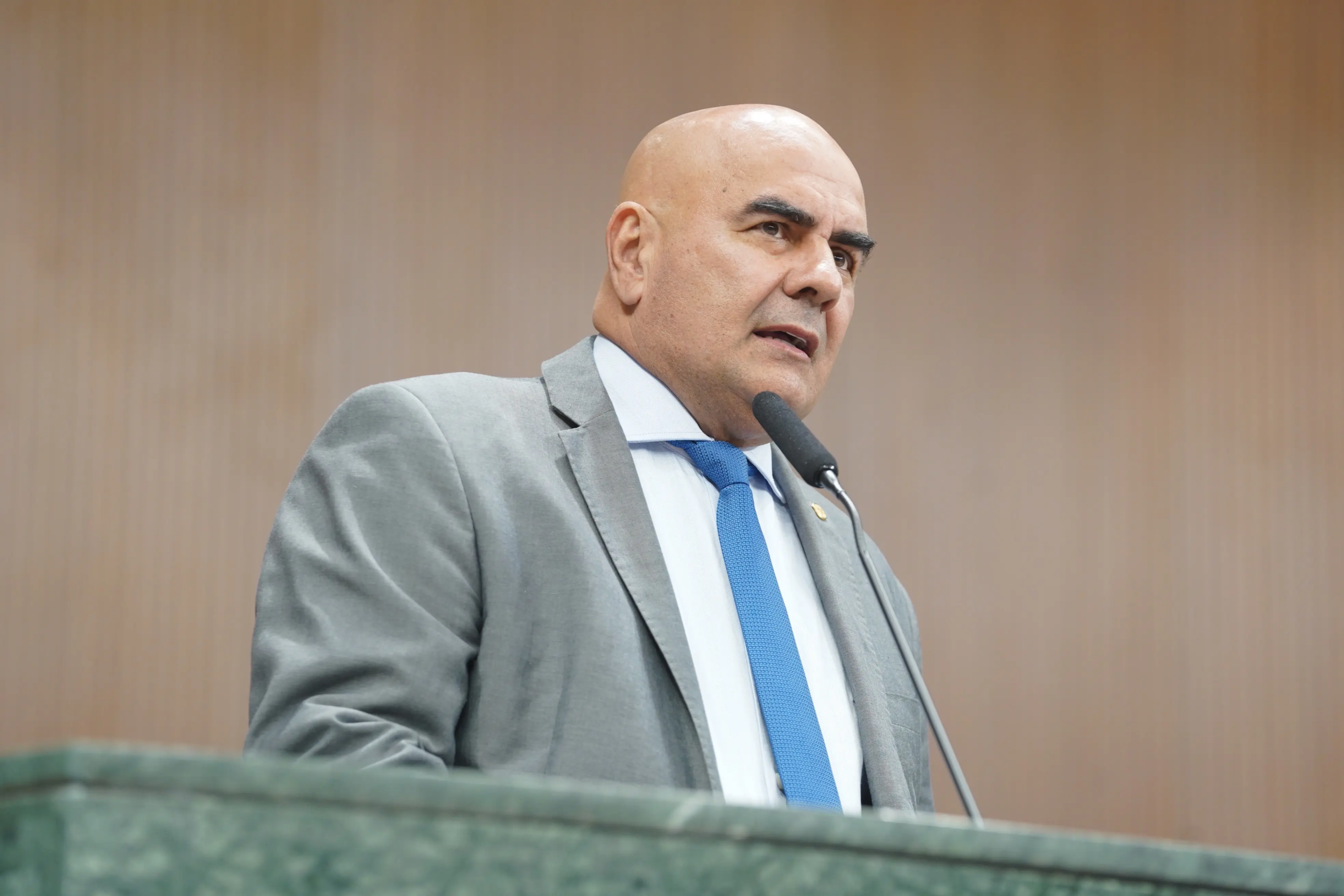 Renovação na Alego: 18 deputados assumem primeiro mandato; Paulo Cezar Martins será decano pela sétima vez